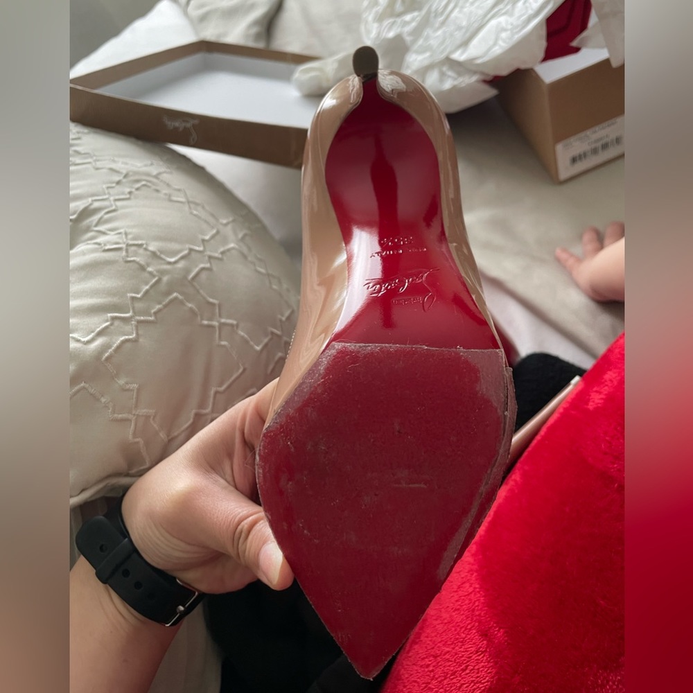 Christian Louboutins hot chick - Picture 2 of 9